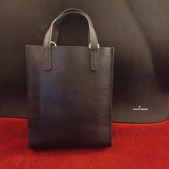 MARC JACOBS LEATHER MICRO TOTE BAG w GOLD HARDWARE - Picture 6 of 6